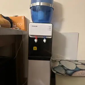 Water cooler/dispenser + water filter, Larnaca — Oroklini