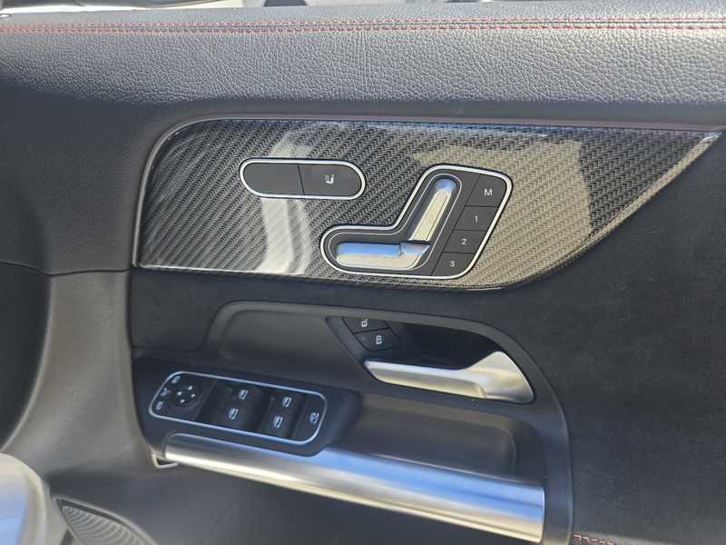 2021 Mercedes-Benz GLA-Class 2,0L 2021 Cyprus