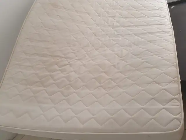 Double matress, Επαρχία Λάρνακας — Λάρνακα - Μακένζυ