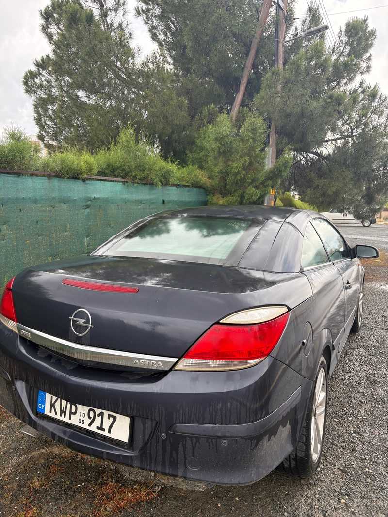 2009 Opel, Vauxhall Astra 1,8L 2009 Cyprus