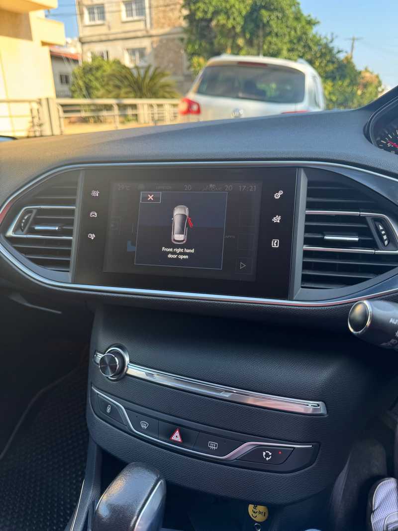 2016 Peugeot 308 1,6L 2016 Cyprus