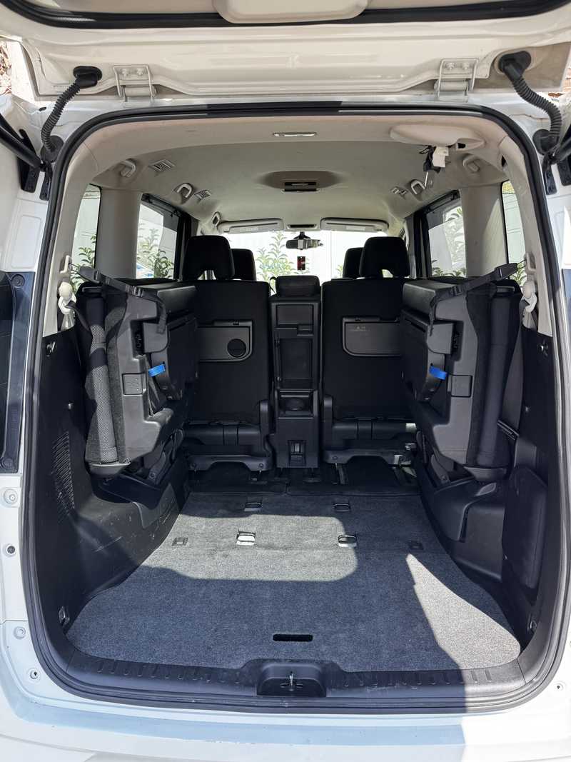 2018 Nissan Serena 2,0L 2018 Cyprus