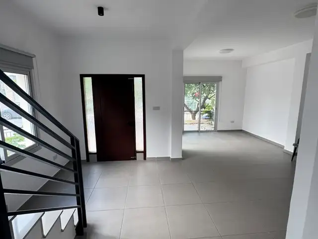 3-bedroom apartment to rent, Limassol — Limassol - Agios Nektarios