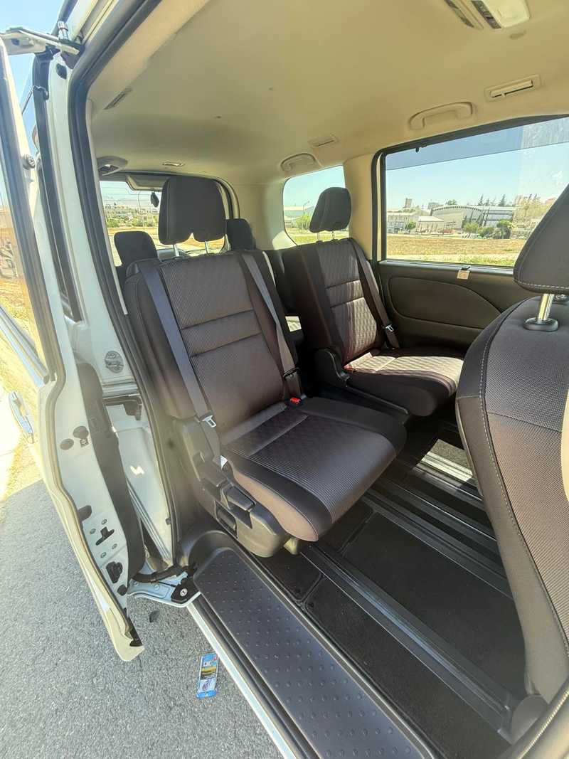 2022 Nissan Serena 2,0L 2022 Cyprus