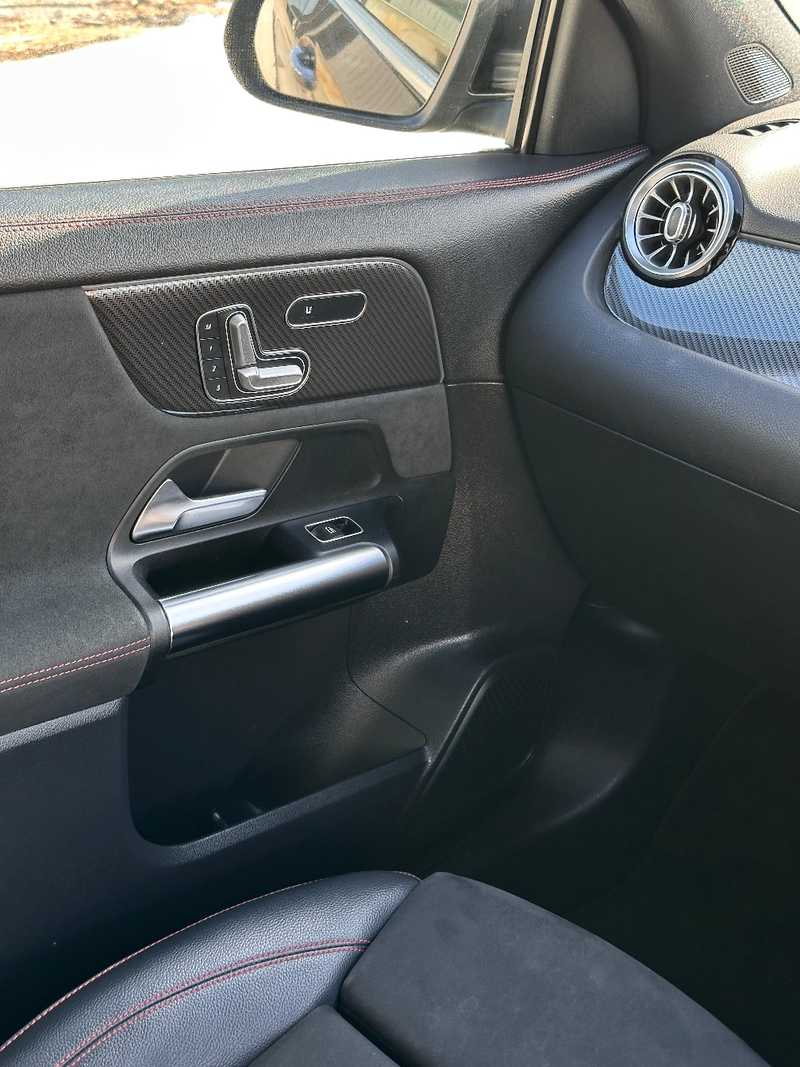2022 Mercedes-Benz GLA-Class 2,0L 2022 Cyprus