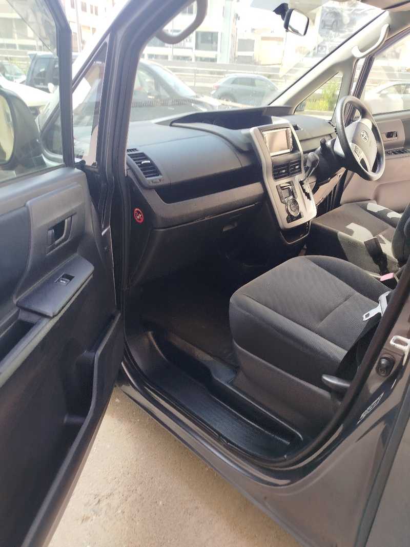 2014 Toyota Voxy 2,0L 2014 Cyprus