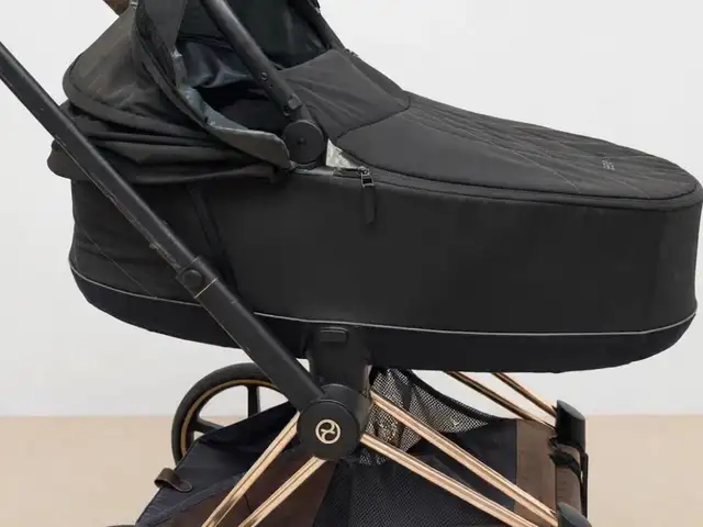 Cybex priam rose gold - very clean carrycot, Larnaca — Larnaka - Finikoudes
