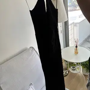 Black satin dress, Nicosia — Aglantzia