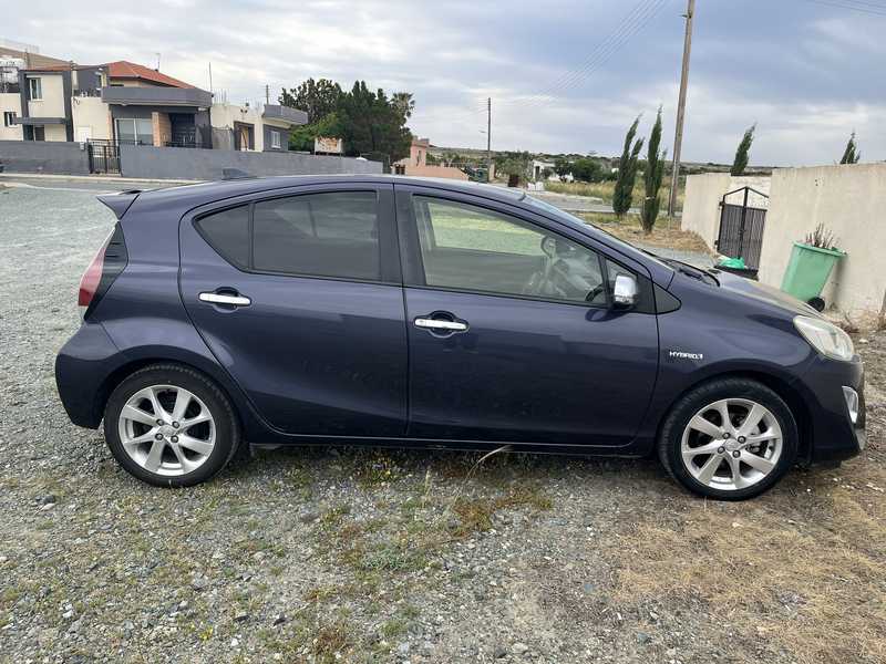 2015 Toyota Aqua 1,5L 2015 Cyprus