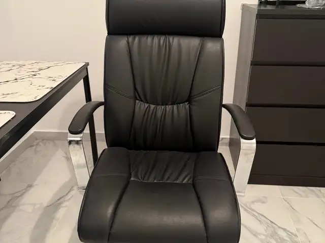 Leather armchair, Επαρχία Λάρνακας — Πύλα