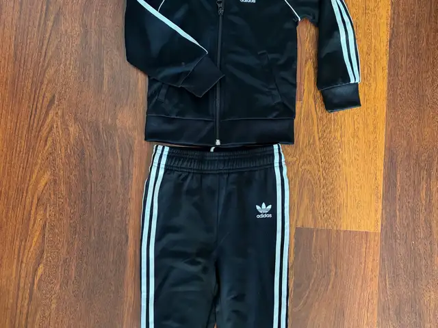 Sports suit àdidas, Επαρχία Πάφου — Πέγεια