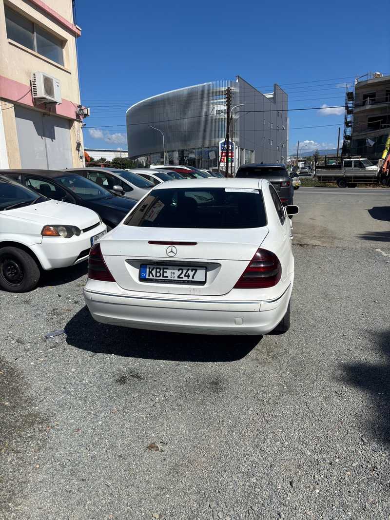 2003 Mercedes-Benz E-Class 2,7L 2003 Cyprus