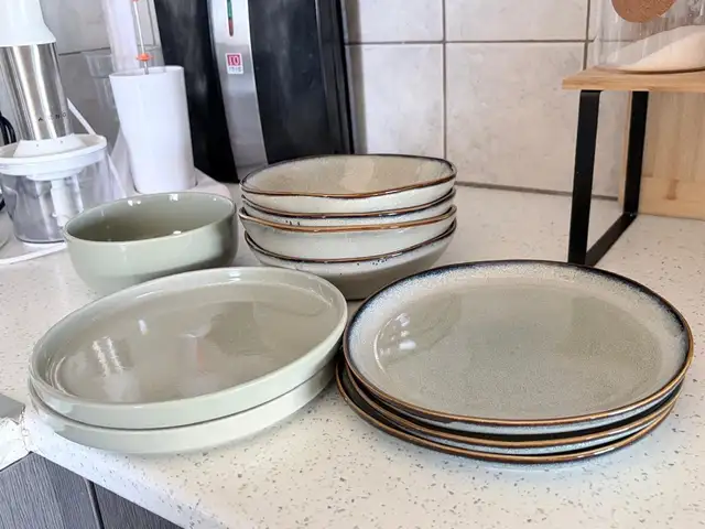 85 pcs kitchenware bundle, like new, plates, glasses, cups & pyrex, Επαρχία Λάρνακας — Αραδίππου - Απόστολος Λουκάς