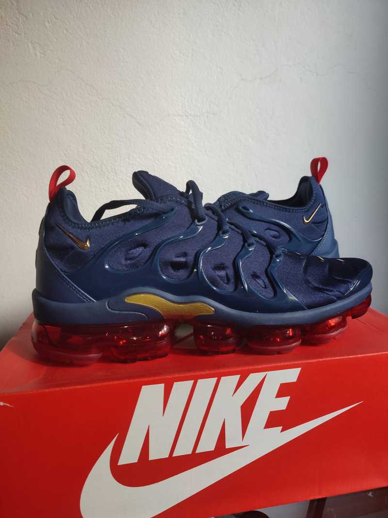 vapormax red blue gold
