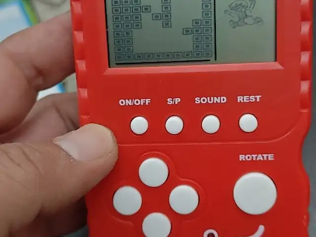 Tetris, Επαρχία Λάρνακας — Λάρνακα - Καμάρες
