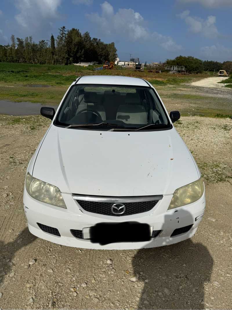 Mazda 323 1,3L 2003