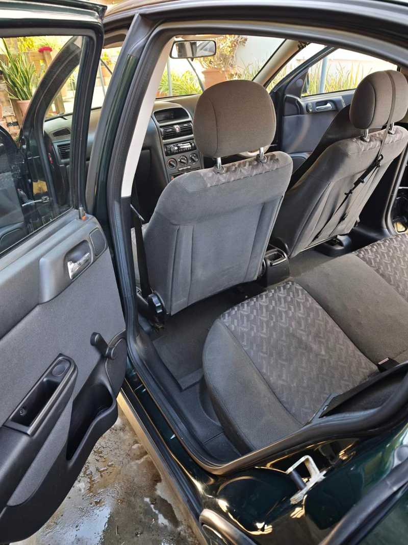2001 Opel, Vauxhall Astra 1,6L 2001 Cyprus