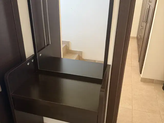 Dressing table / vanity with large mirror, Επαρχία Λάρνακας — Κίτι