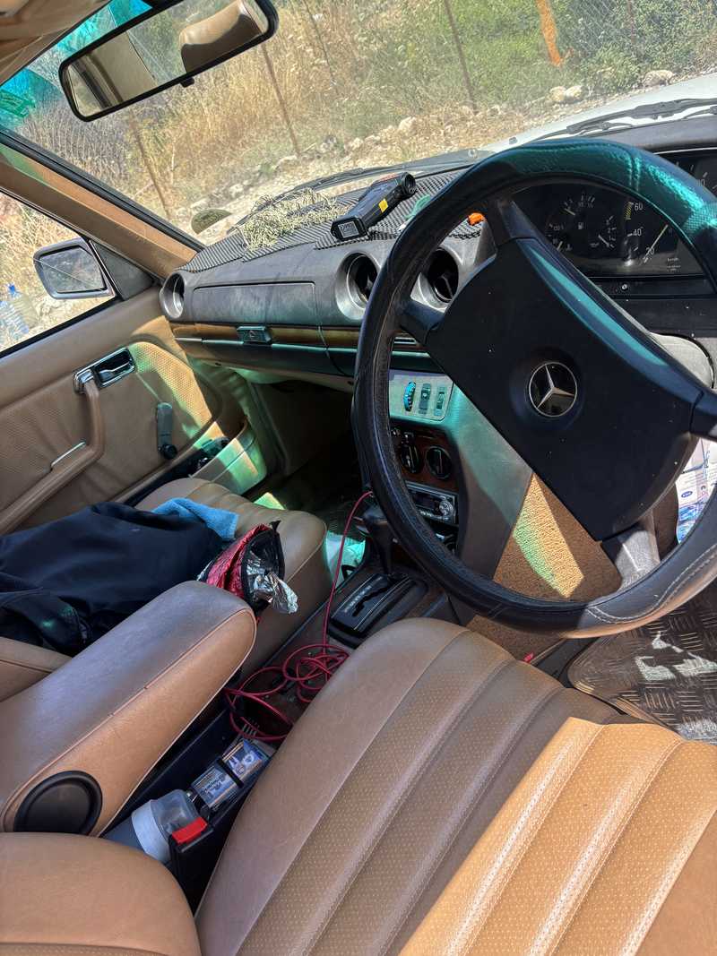 1985 Mercedes-Benz C-Class 3,0L 1985 Cyprus