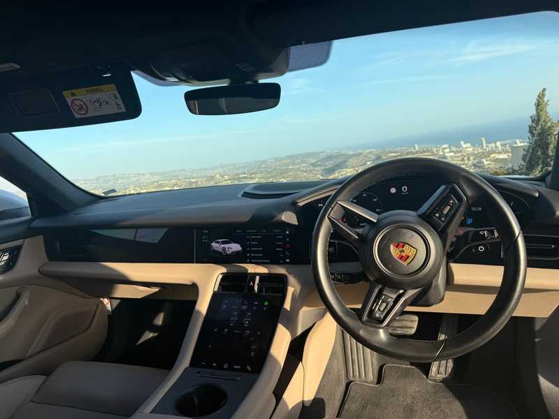 Porsche Taycan Electric 2021