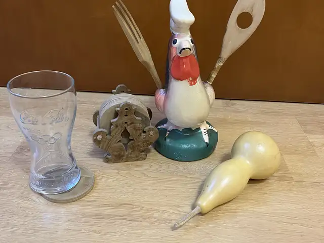 Vintage various kitchen decorations, Nicosia — Agioi Omologites