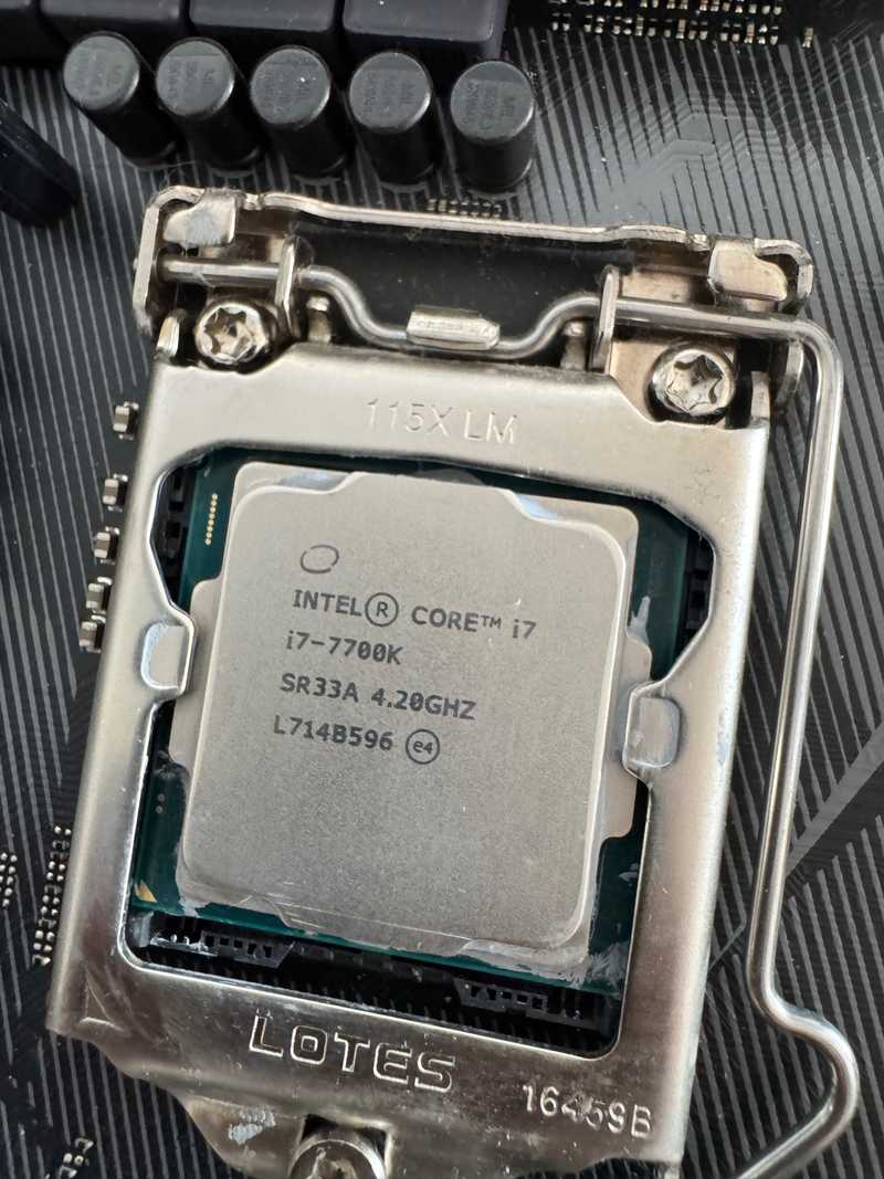 CPU Intel Core i7-7700K Intel Core i7-7700K ES QKYP Quad-Core 8-Thread 8M 91W LGA