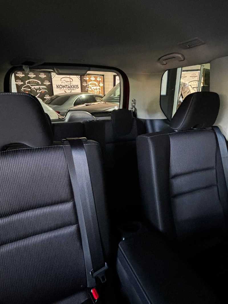 2019 Nissan Serena 2,0L 2019 Cyprus