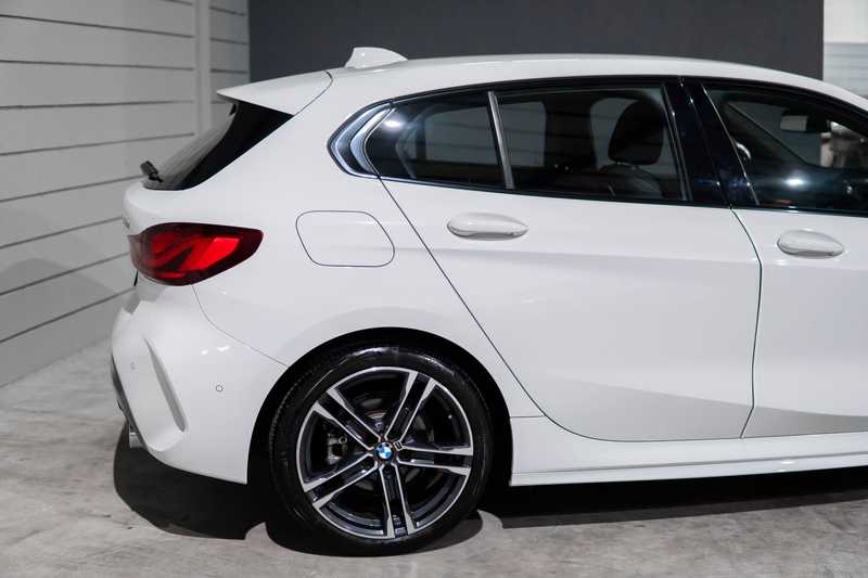 2022 BMW 1-Series 2,0L 2022 Cyprus