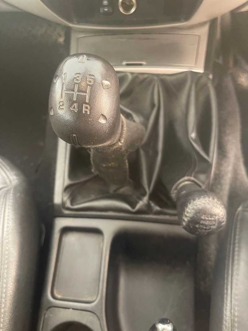 2013 Mitsubishi L200 2,4L 2013 Cyprus