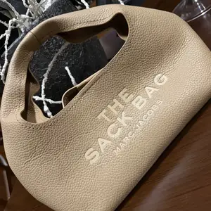 Γνήσια marc jacobs, δερμάτινη τσάντα σε camel/beige χρώμα, Επαρχία Λάρνακας — Λάρνακα - Φοινικούδες