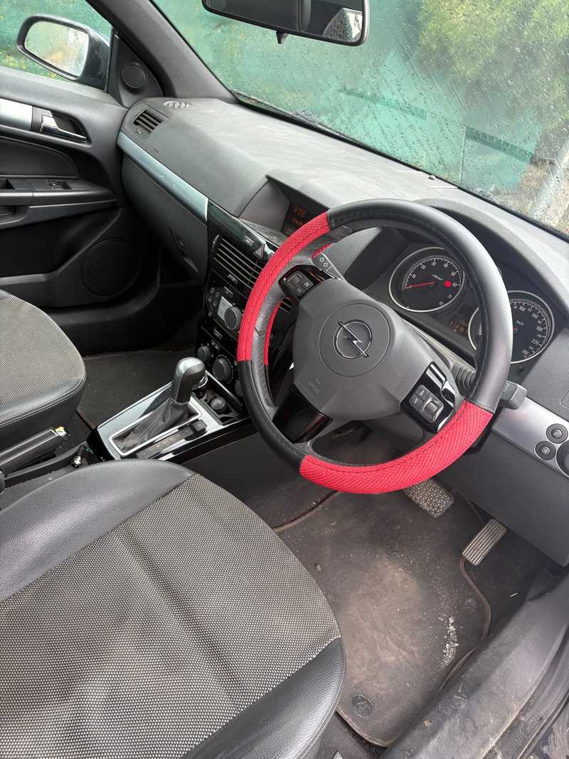 2009 Opel, Vauxhall Astra 1,8L 2009 Cyprus
