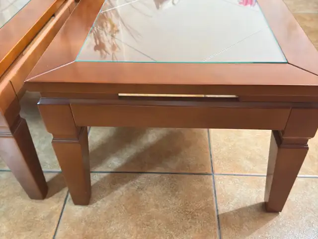 Coffee table, Επαρχία Λάρνακας — Λάρνακα - Μακένζυ
