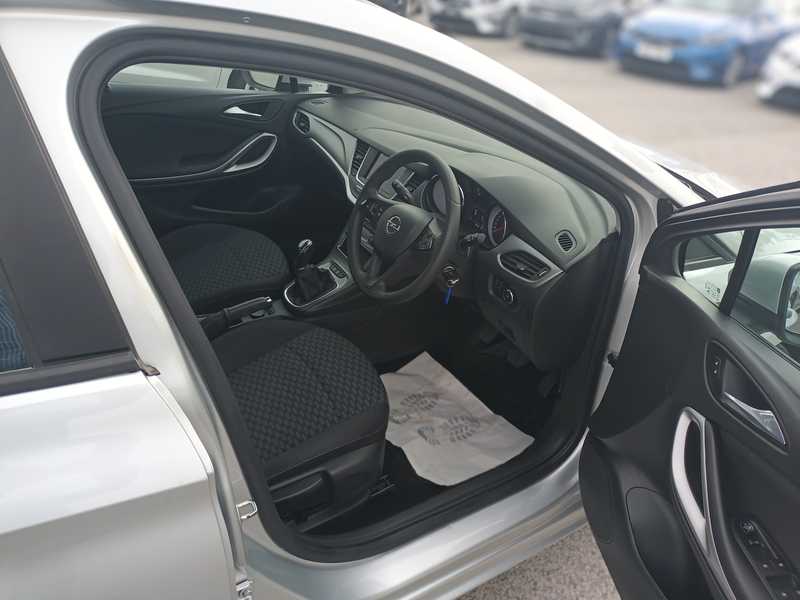2021 Opel, Vauxhall Astra 1,5L 2021 Cyprus