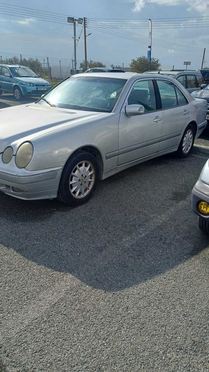 2001 Mercedes-Benz E-Class 2,0L 2001 Cyprus