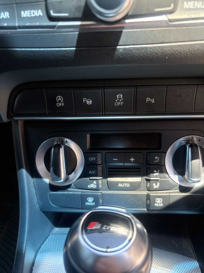 2015 Audi Q3 2,0L 2015 Cyprus