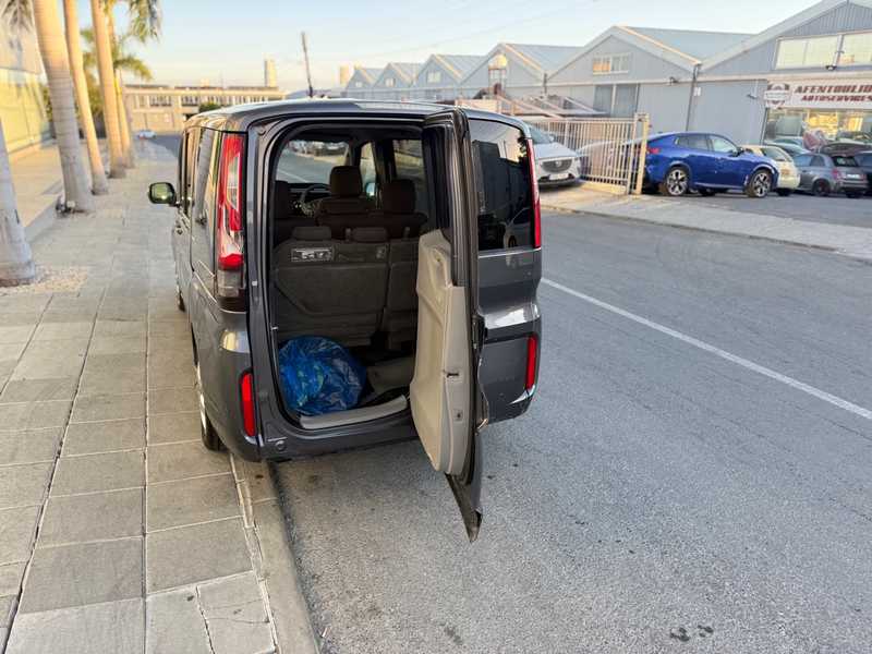 2015 Honda Stepwagon 1,5L 2015 Cyprus