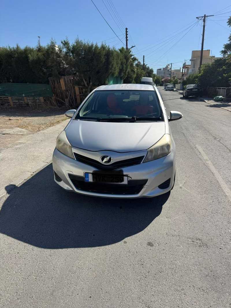 Toyota Vitz 1,0L 2013