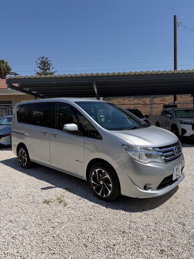 Nissan Serena 2,0L 2015