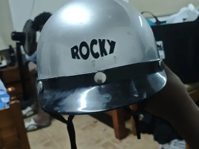 Rocky helmet, Επαρχία Λάρνακας — Λάρνακα - Φοινικούδες