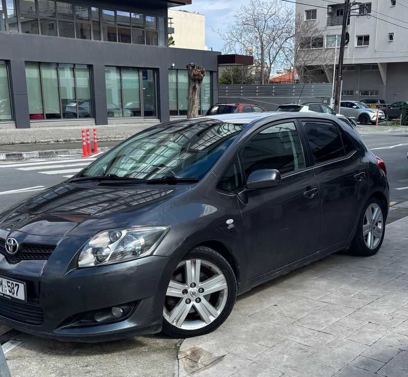 Toyota Auris 2,2L 2008