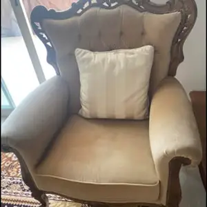 Πολυθρόνα κλασική σκαλιστή, Nicosia — Egkomi - Makedonitissa