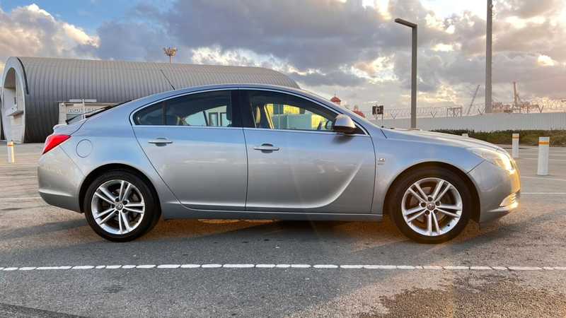 2010 Opel, Vauxhall Insignia 2,0L 2010 Cyprus