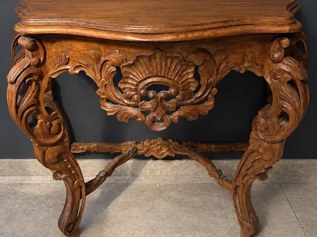 Elegant carved wooden console table baroque style, Επαρχία Λεμεσού — Γερμασόγεια