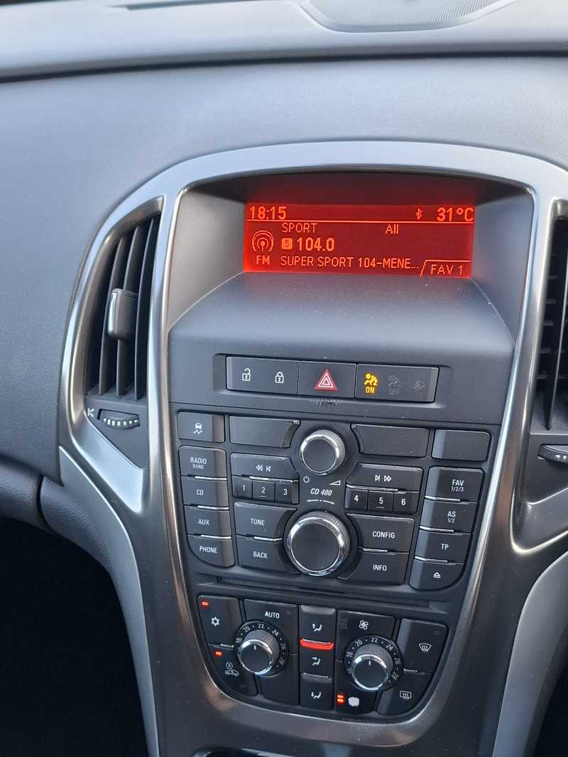 2010 Opel, Vauxhall Astra 1,6L 2010 Cyprus