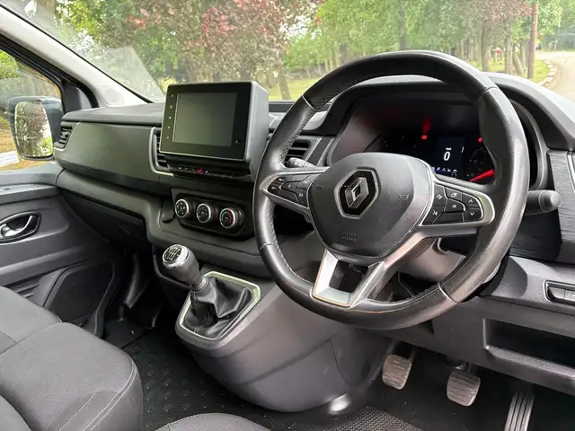 Renault Traffic 2,0L 2023, Limassol — Limassol - Agios Nektarios - 11