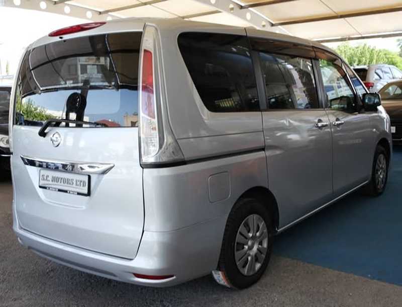 2011 Nissan Serena 2,0L 2011 Cyprus
