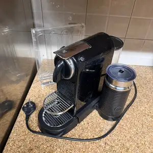 Nespresso citiz & milk coffee machine + capsule accessory, Nicosia — Strovolos - Acropolis