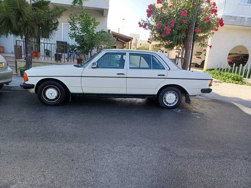 1983 Cars Classic 2,4L 1983 Cyprus