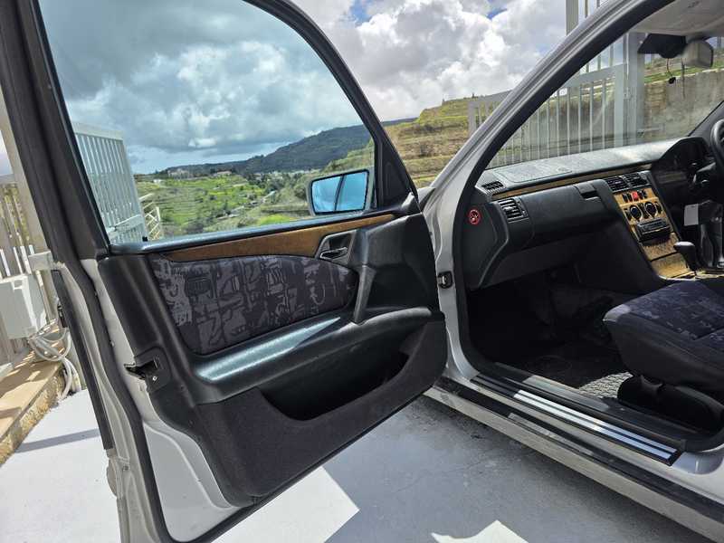 1999 Mercedes-Benz E-Class 2,0L 1999 Cyprus