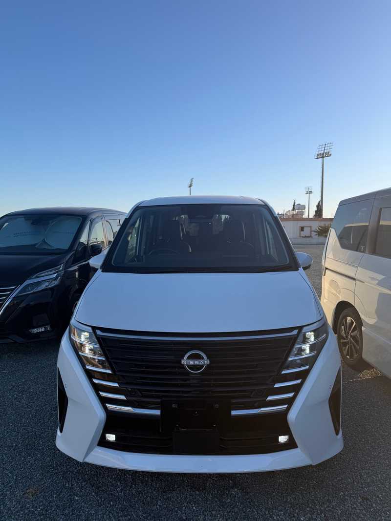 Nissan Serena 2,0L 2024